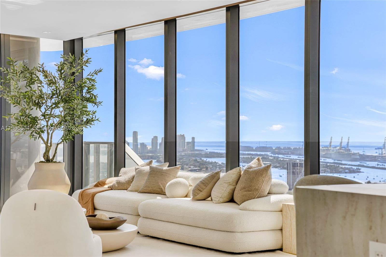 700 24th St 4007 photo 12