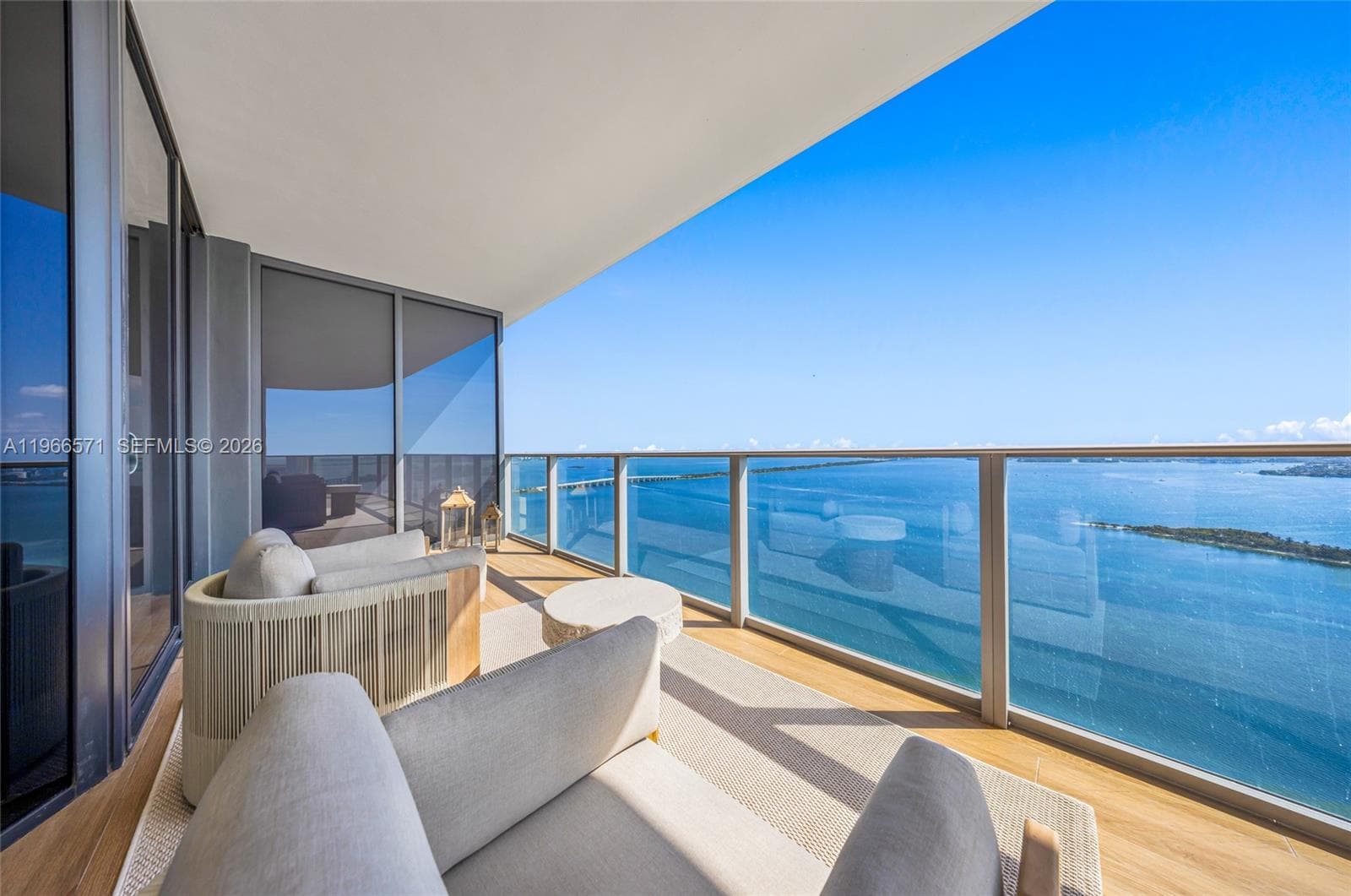 700 24th St 4007 photo 3