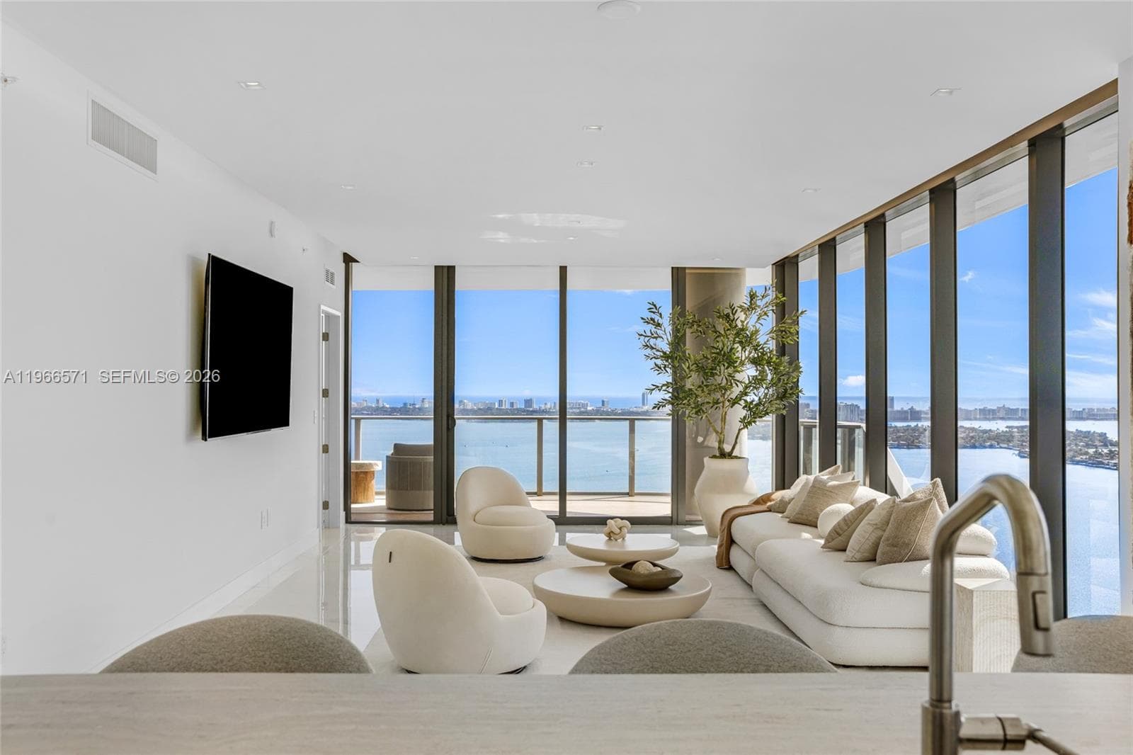 700 24th St 4007 photo 24