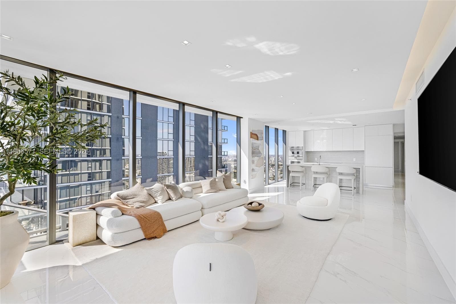 700 24th St 4007 photo 15