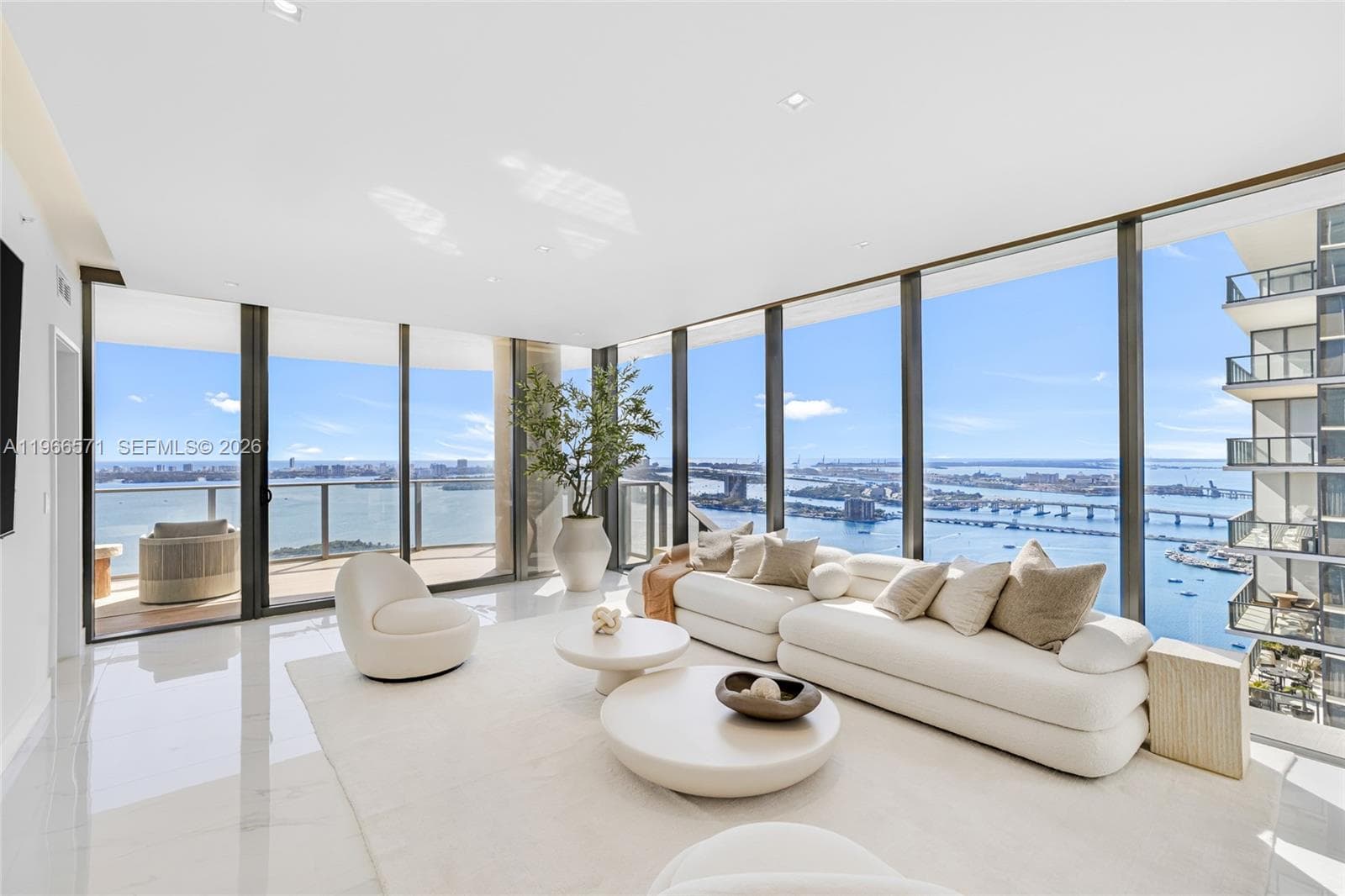 700 24th St 4007 photo 11