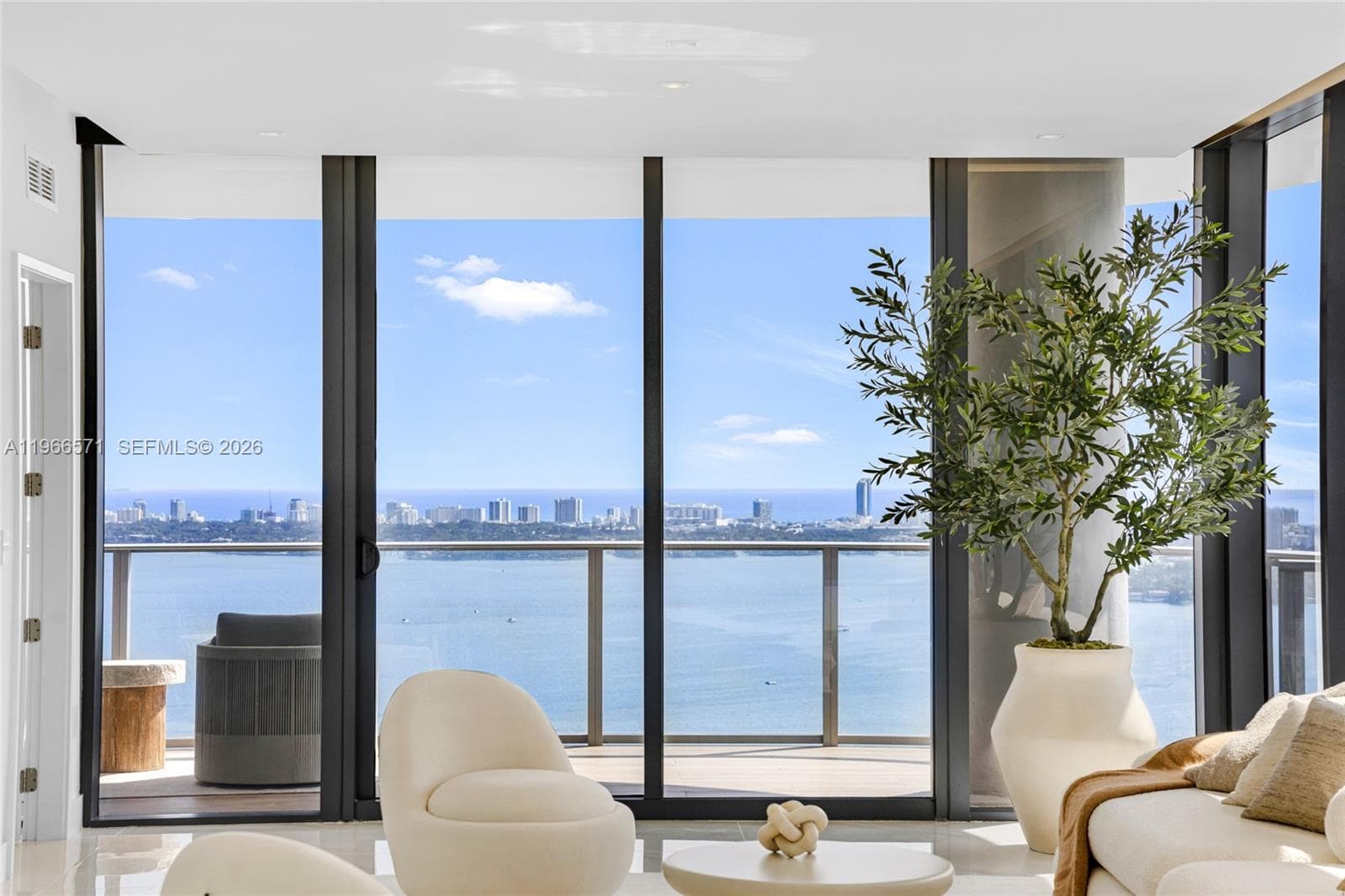 700 24th St 4007 photo 8