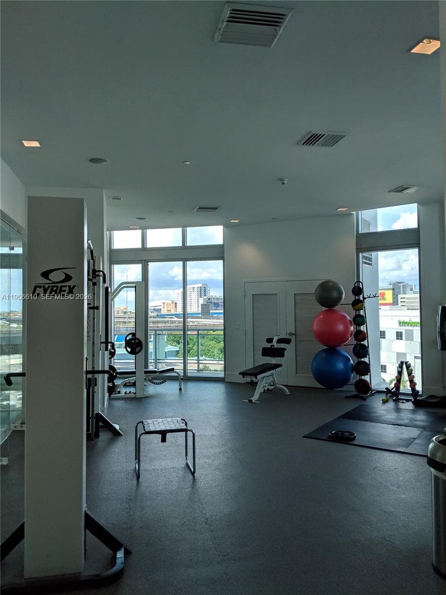 350 S Miami Ave 1901 photo 2