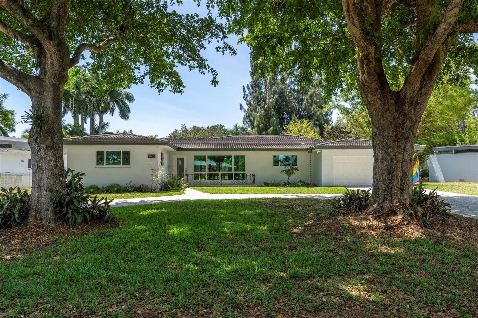 3140 Calle Largo Drive photo 2