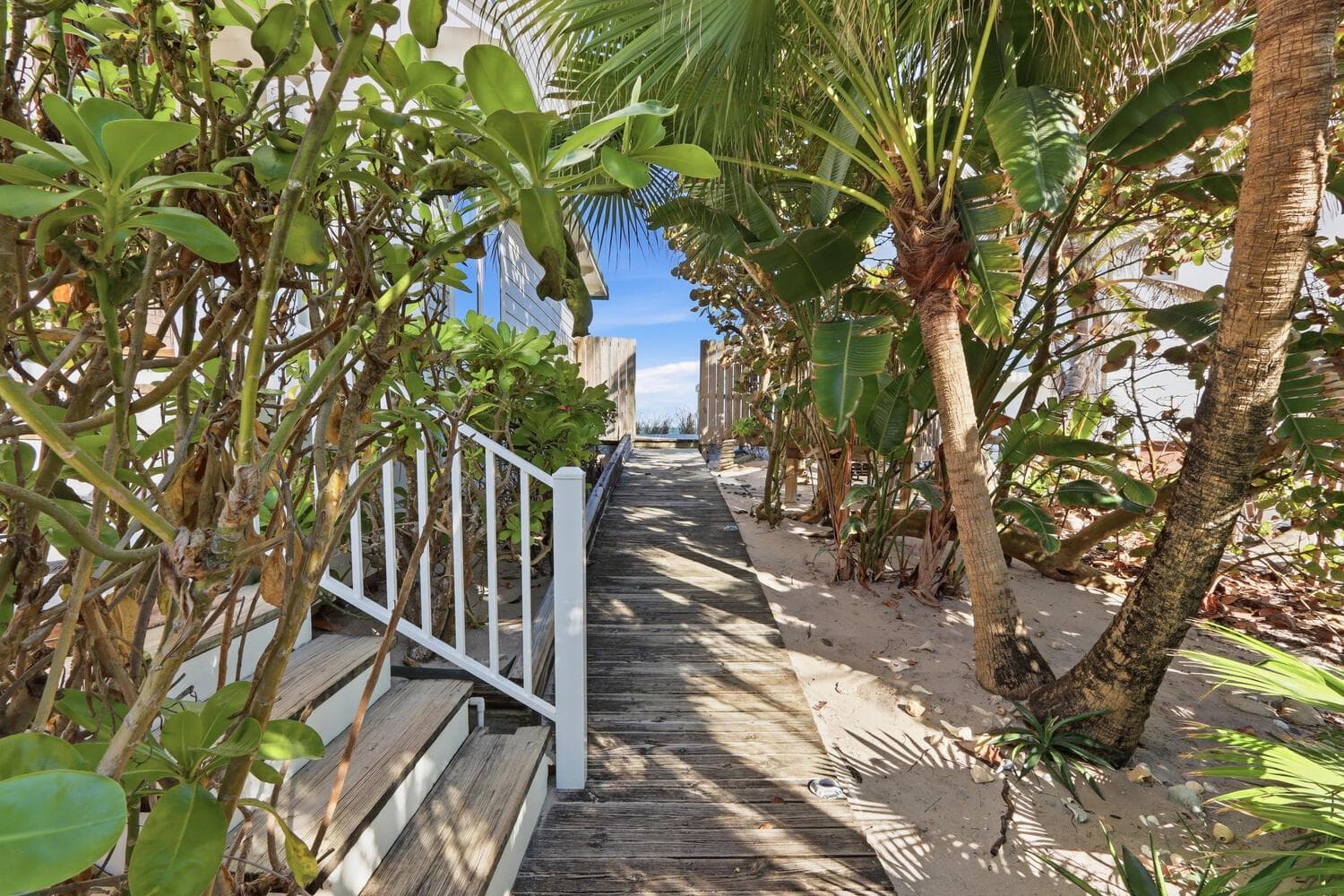 1031 SE Macarthur Boulevard photo 8