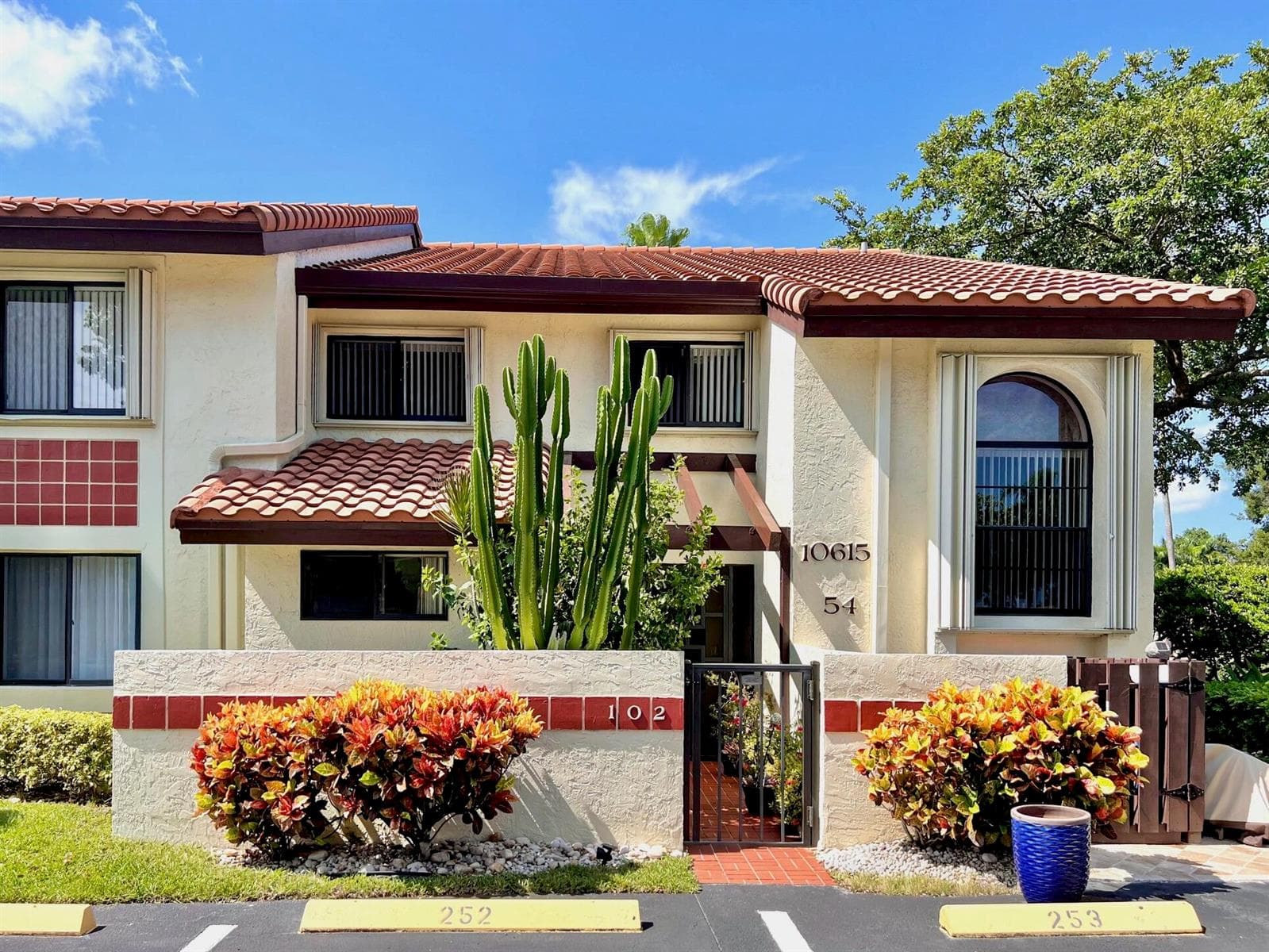 10615 Ocean Palm Way 102 photo 1