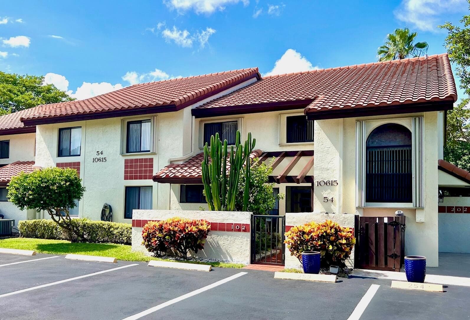 10615 Ocean Palm Way 102 photo 4