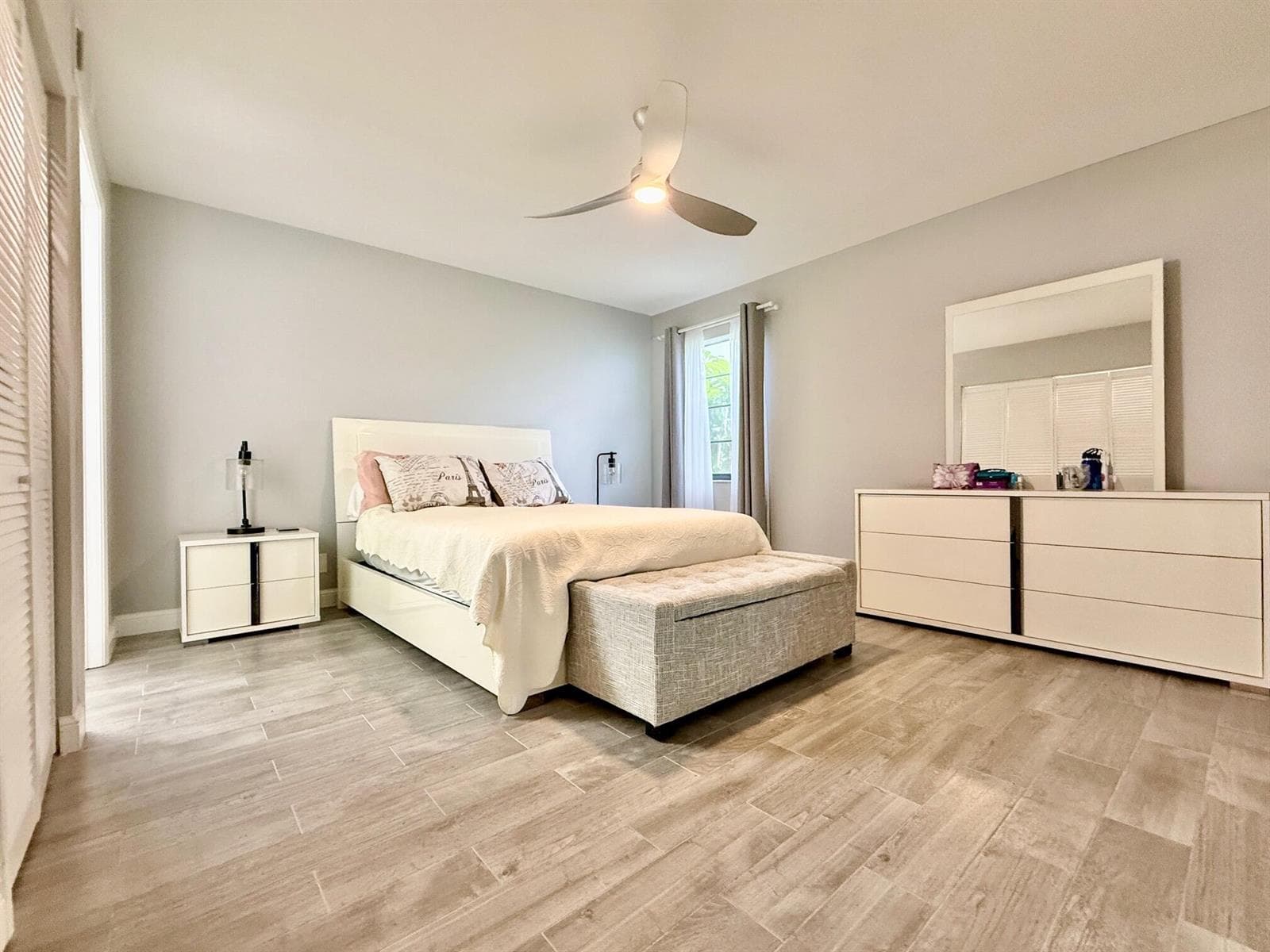 10615 Ocean Palm Way 102 photo 25
