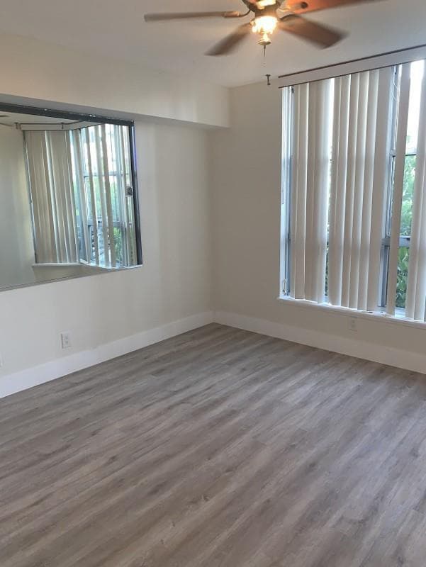3600 Mystic Pointe Drive 314 photo 23