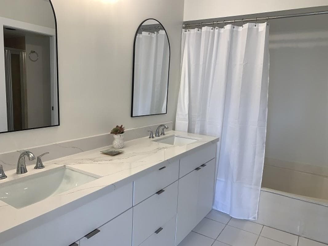 3600 Mystic Pointe Drive 314 photo 10
