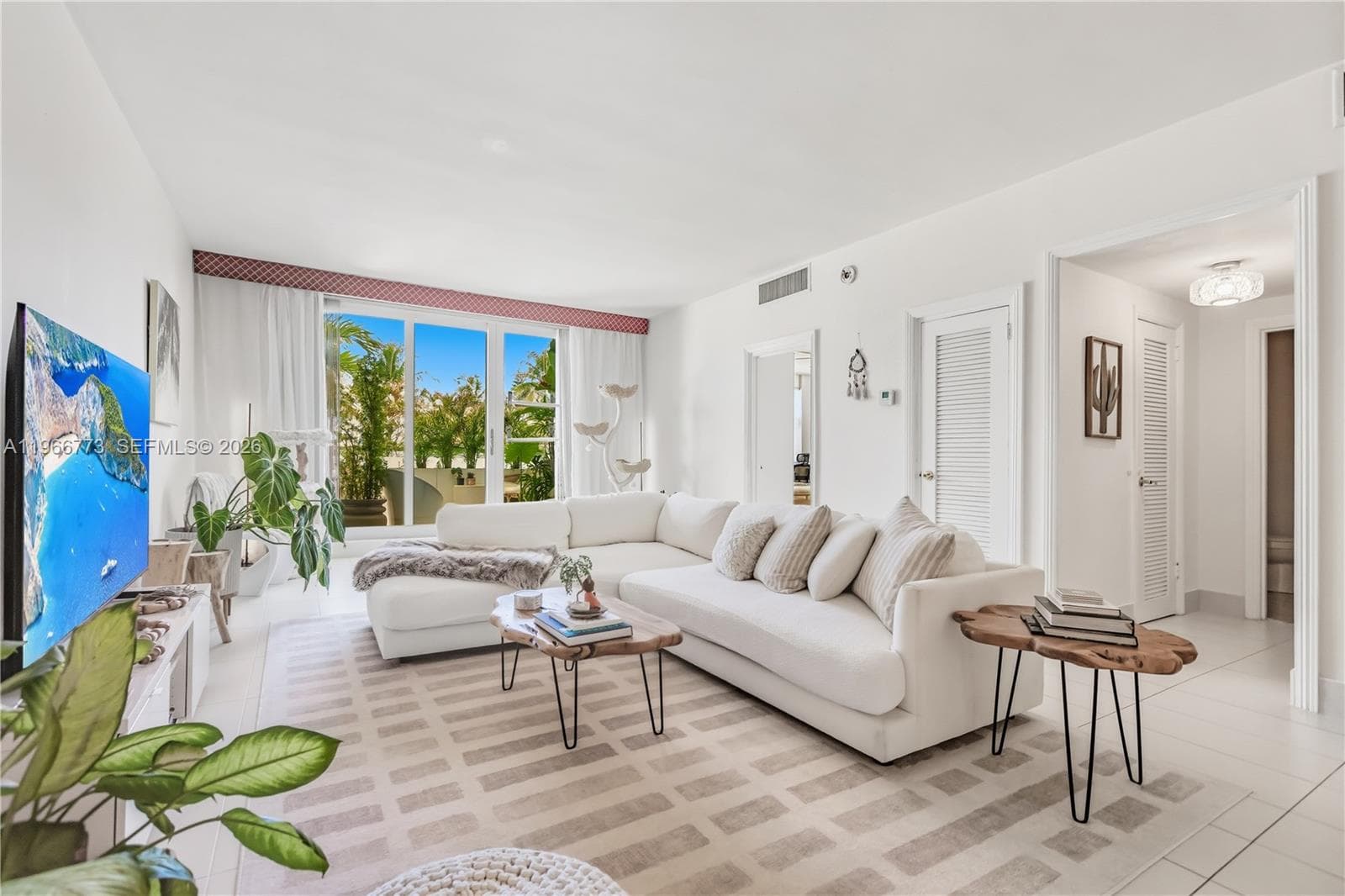 5001 Collins Ave 1K photo 2