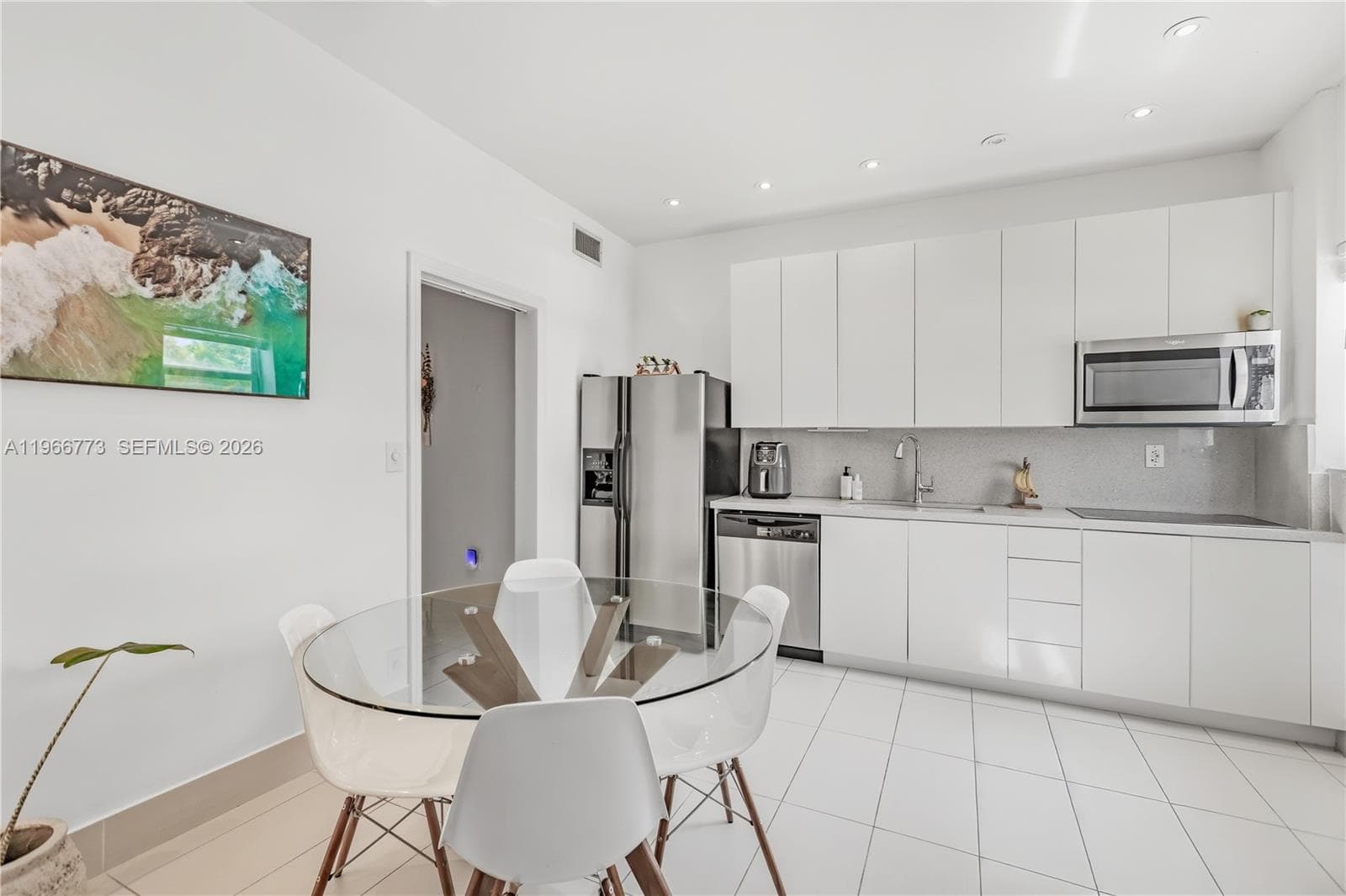 5001 Collins Ave 1K photo 6