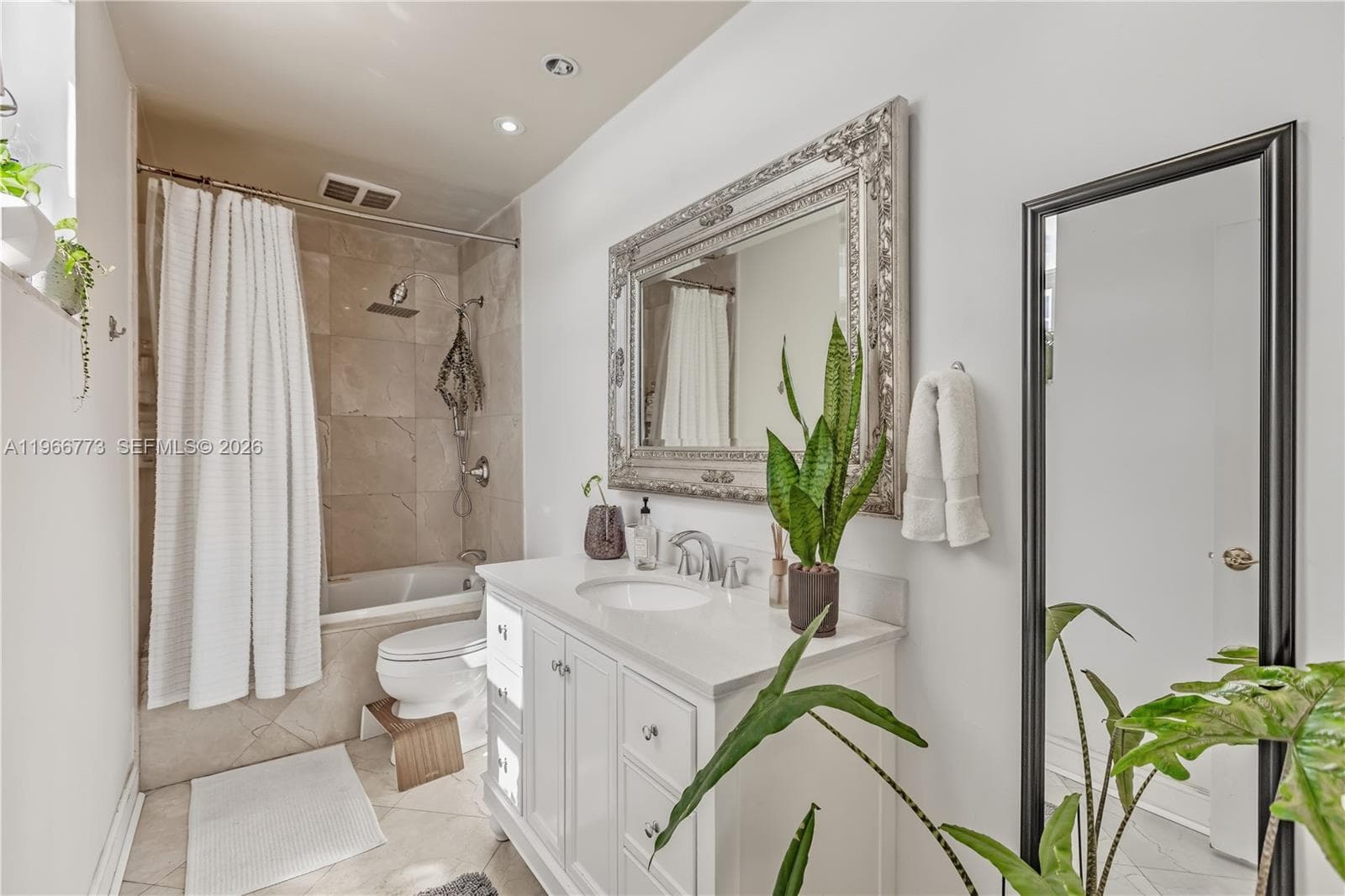 5001 Collins Ave 1K photo 11