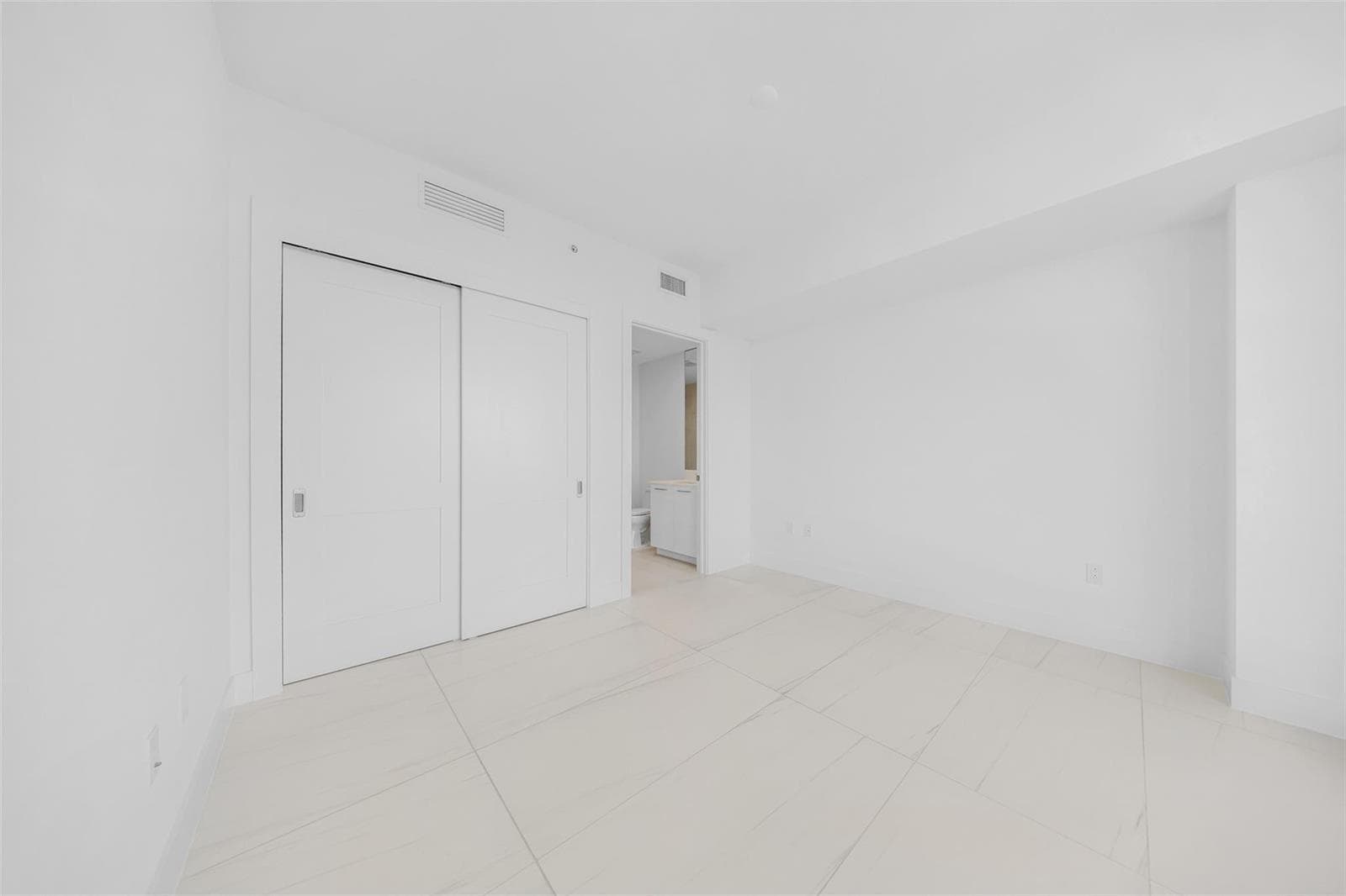153 N Seabreeze 2503-S photo 23
