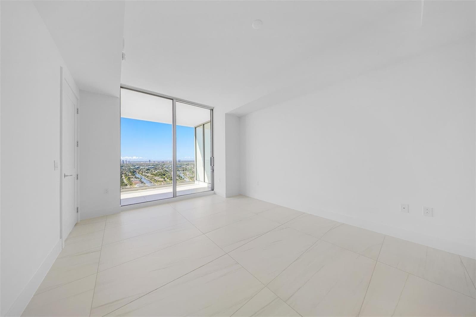 153 N Seabreeze 2503-S photo 12