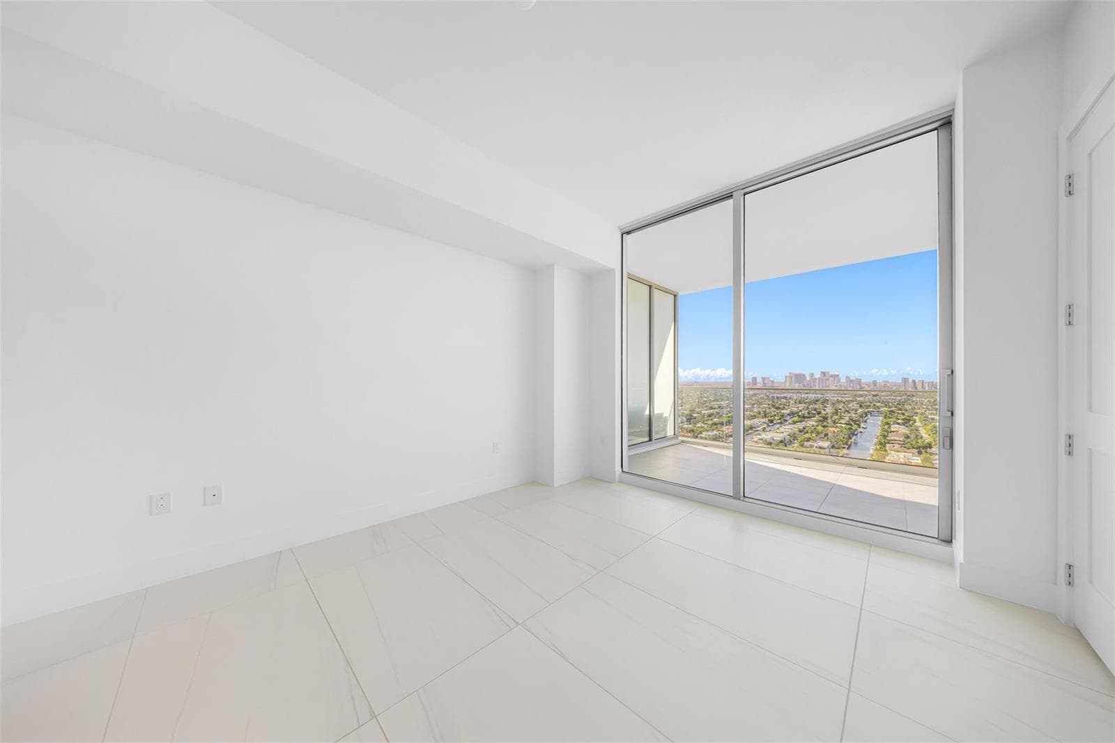 153 N Seabreeze 2503-S photo 20