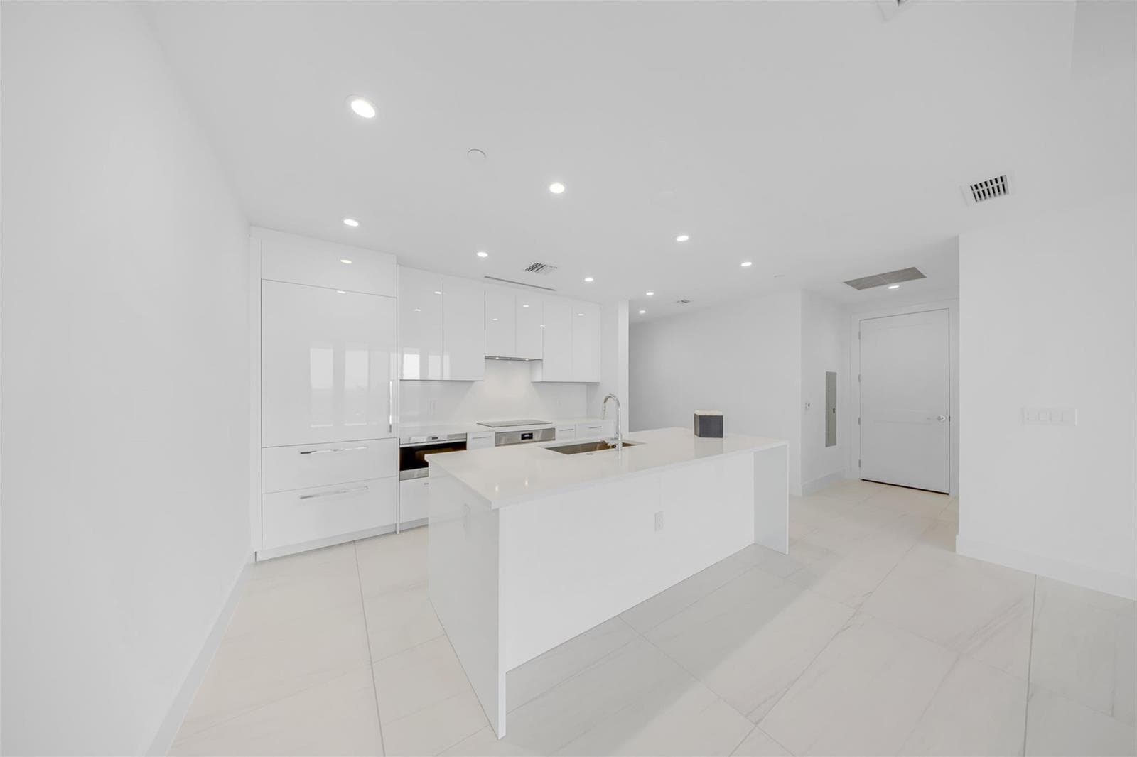153 N Seabreeze 2503-S photo 9