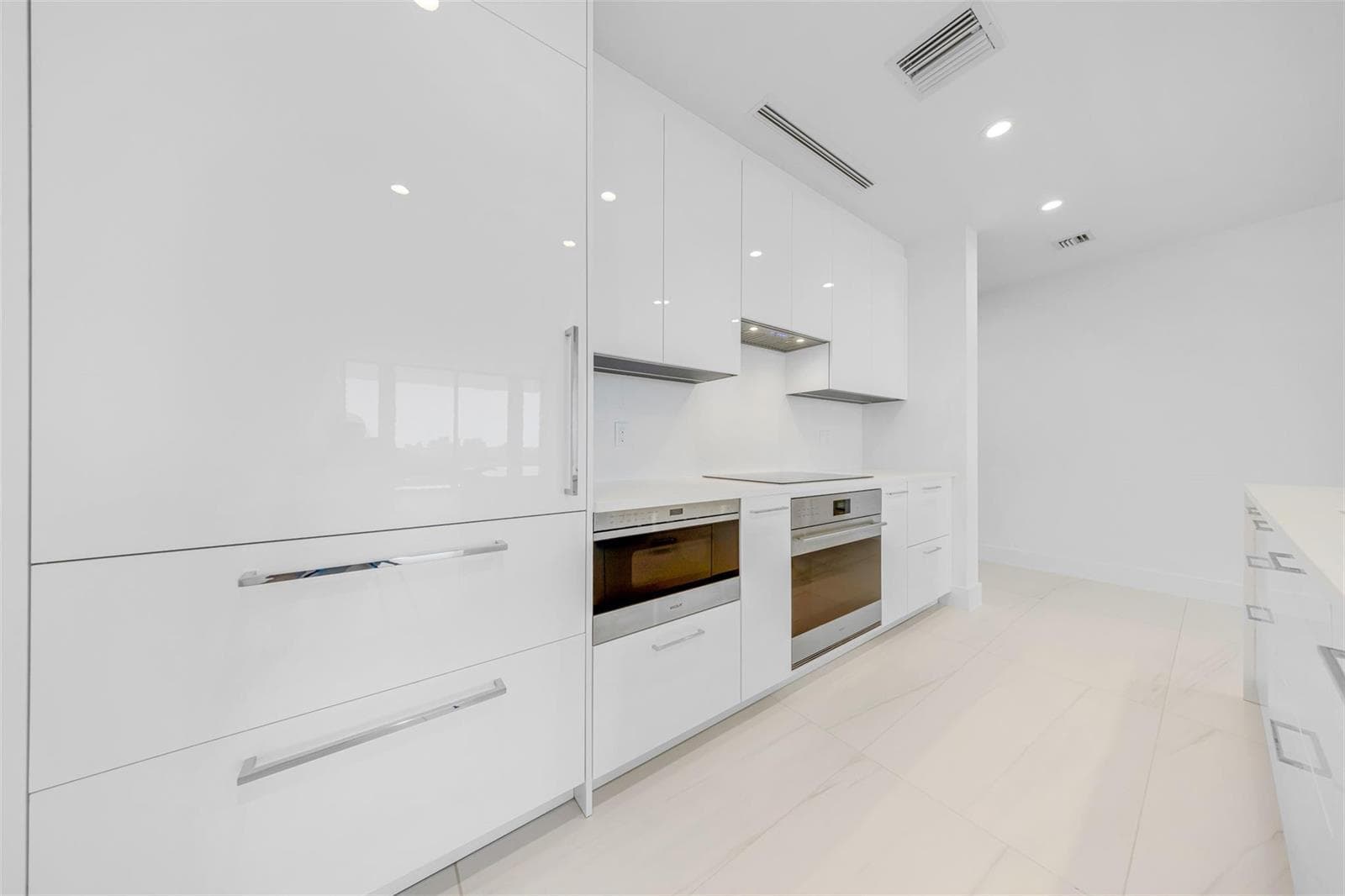 153 N Seabreeze 2503-S photo 10