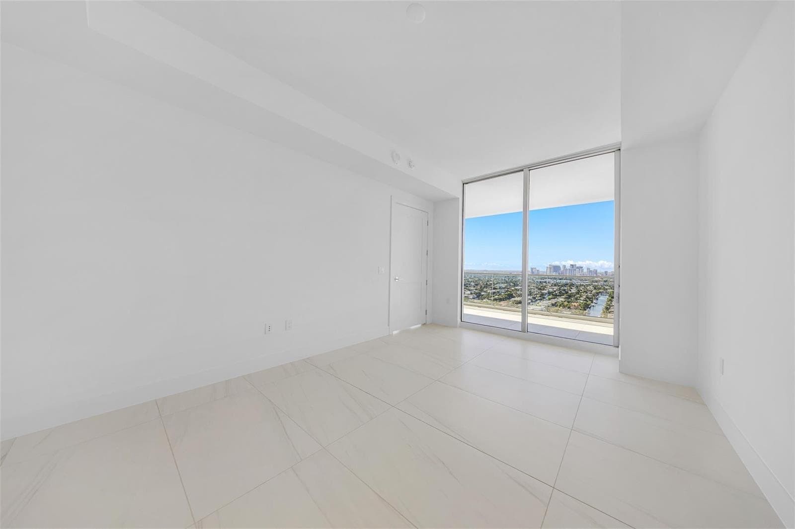 153 N Seabreeze 2503-S photo 14