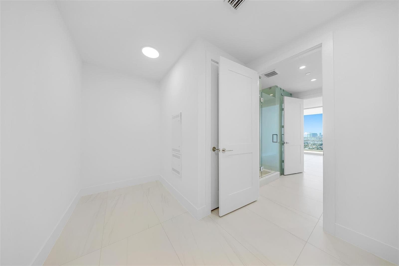 153 N Seabreeze 2503-S photo 15
