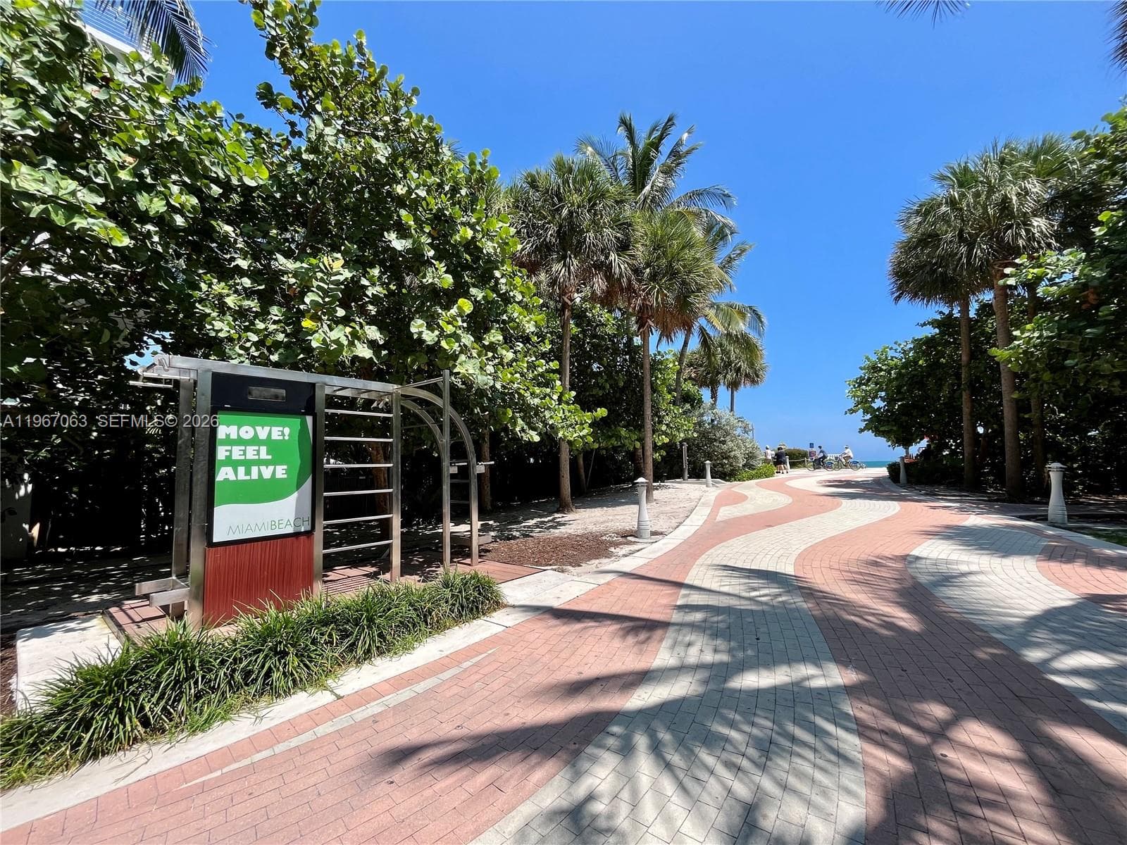 2899 Collins Ave 740 photo 12