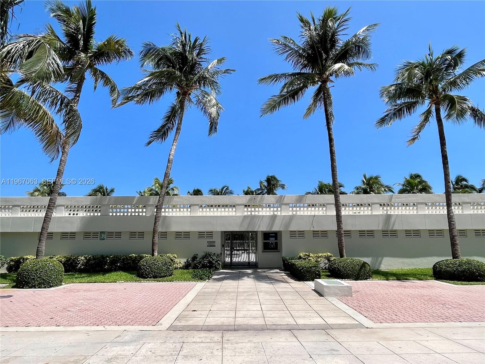 2899 Collins Ave 740 photo 24