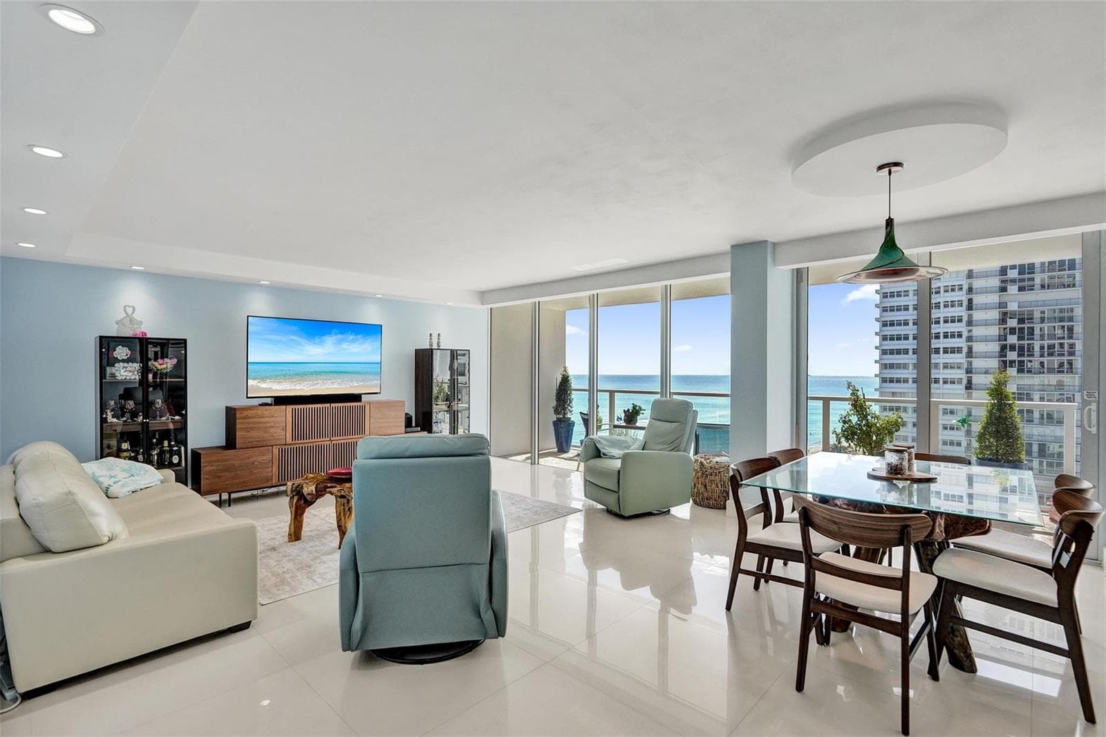 4300 N Ocean Boulevard 10m photo 1