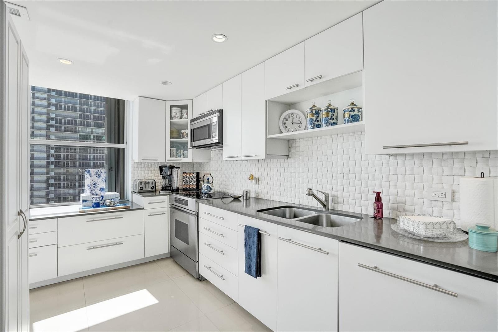 4300 N Ocean Boulevard 10m photo 11