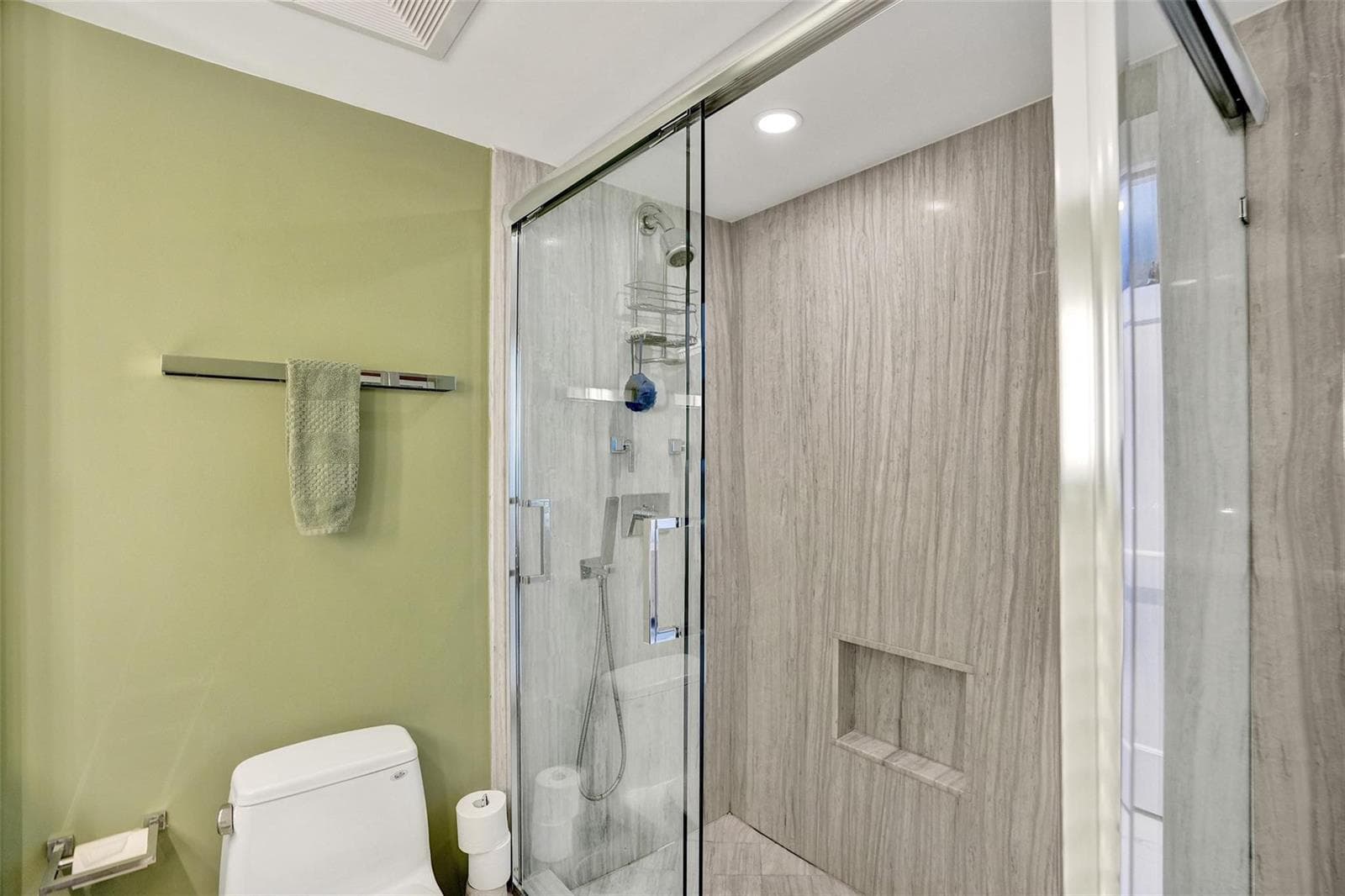 4300 N Ocean Boulevard 10m photo 25