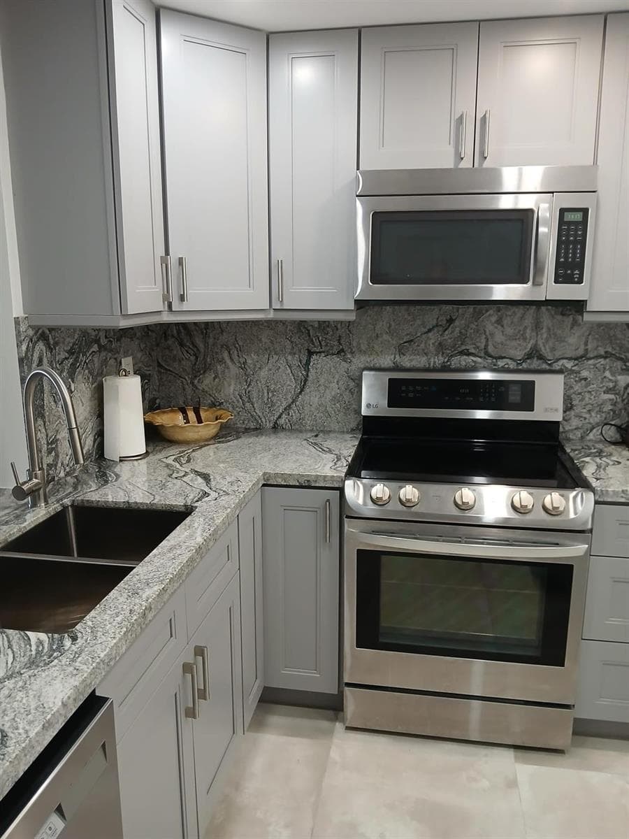 1893 S Ocean Drive 605 photo 4