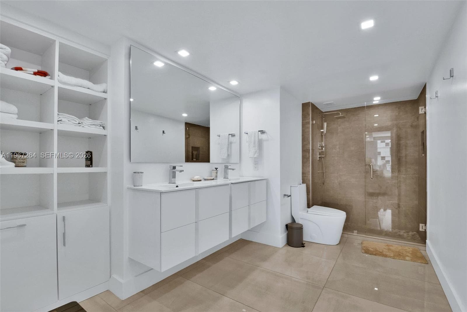 2301 Collins Ave 303 photo 10