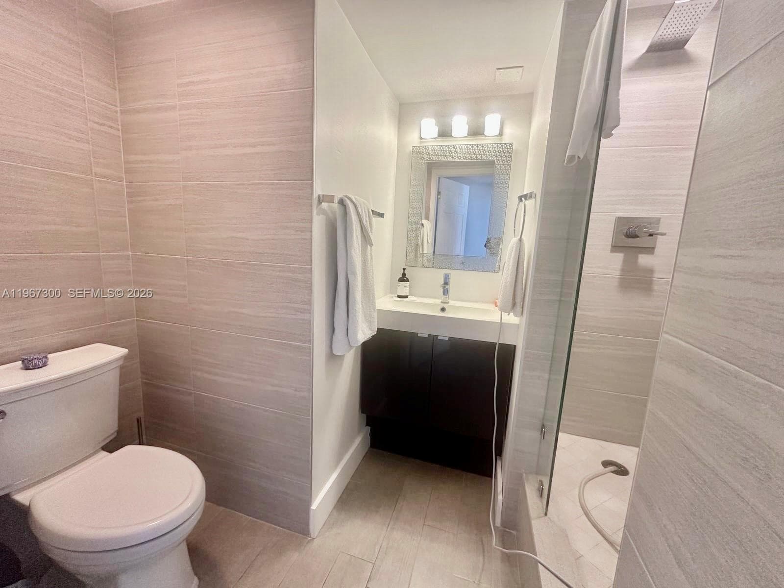 2555 Collins Ave 1914 photo 7