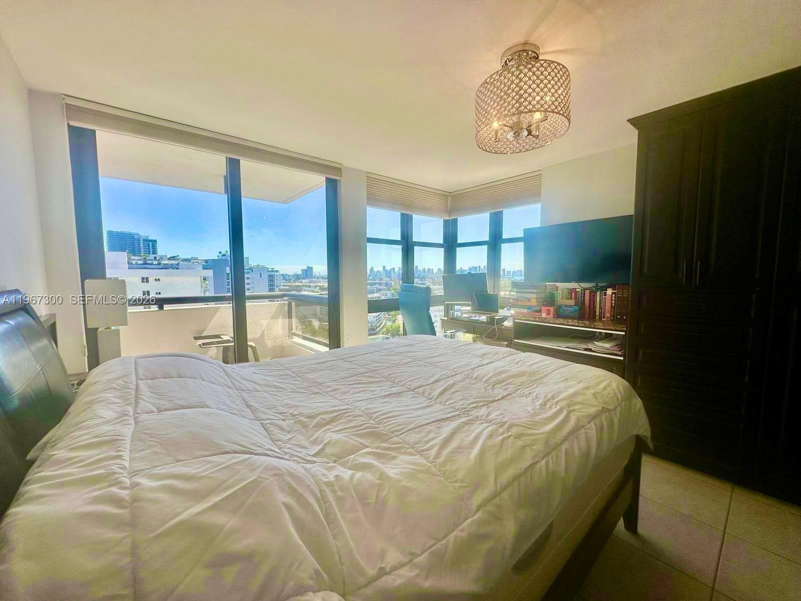 2555 Collins Ave 1914 photo 9