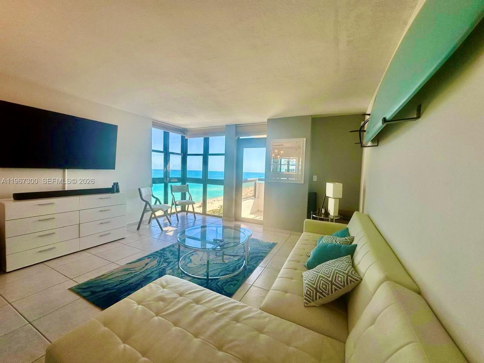 2555 Collins Ave 1914 photo 4