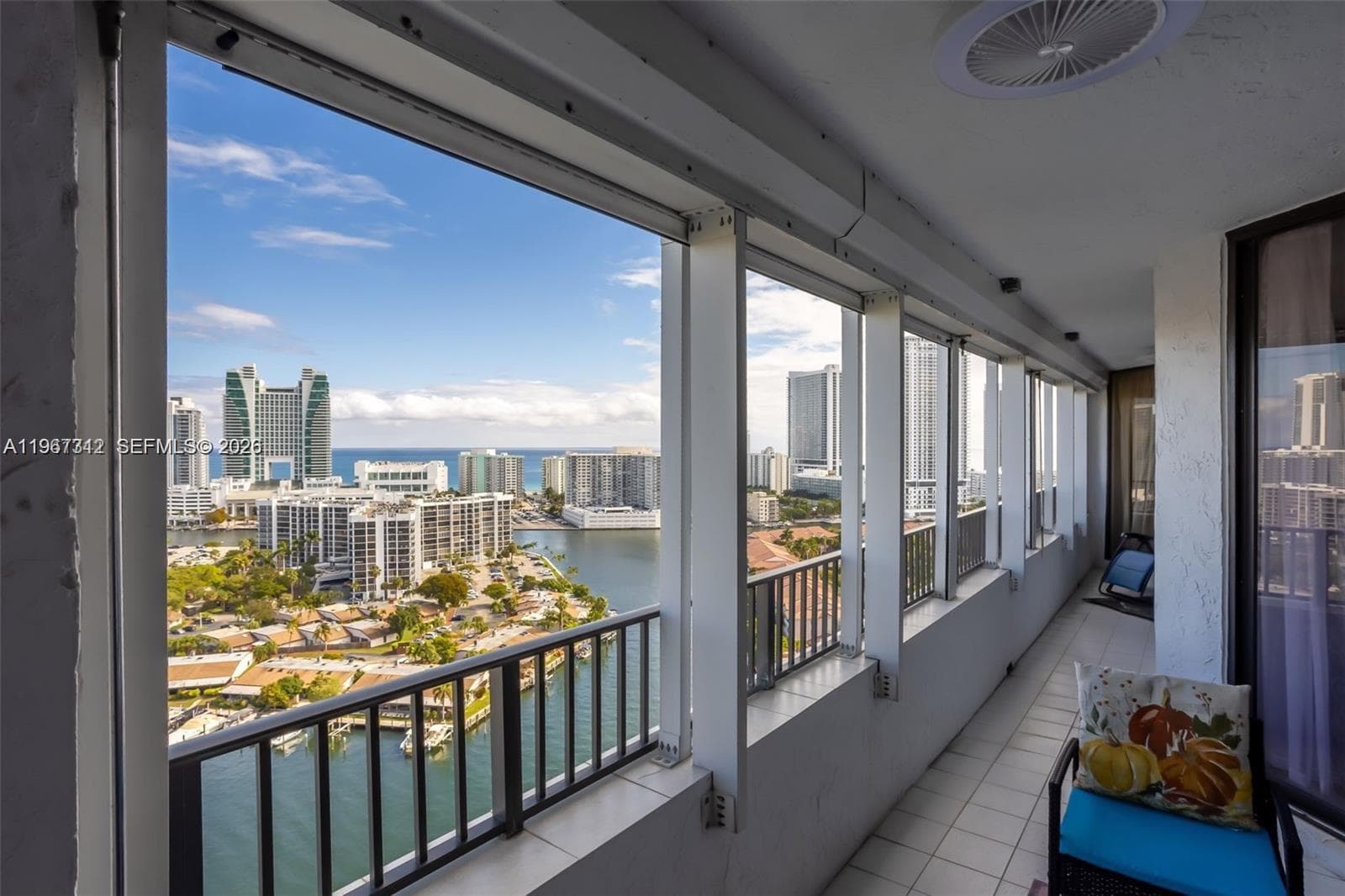 300 Three Islands Blvd PH3A photo 2
