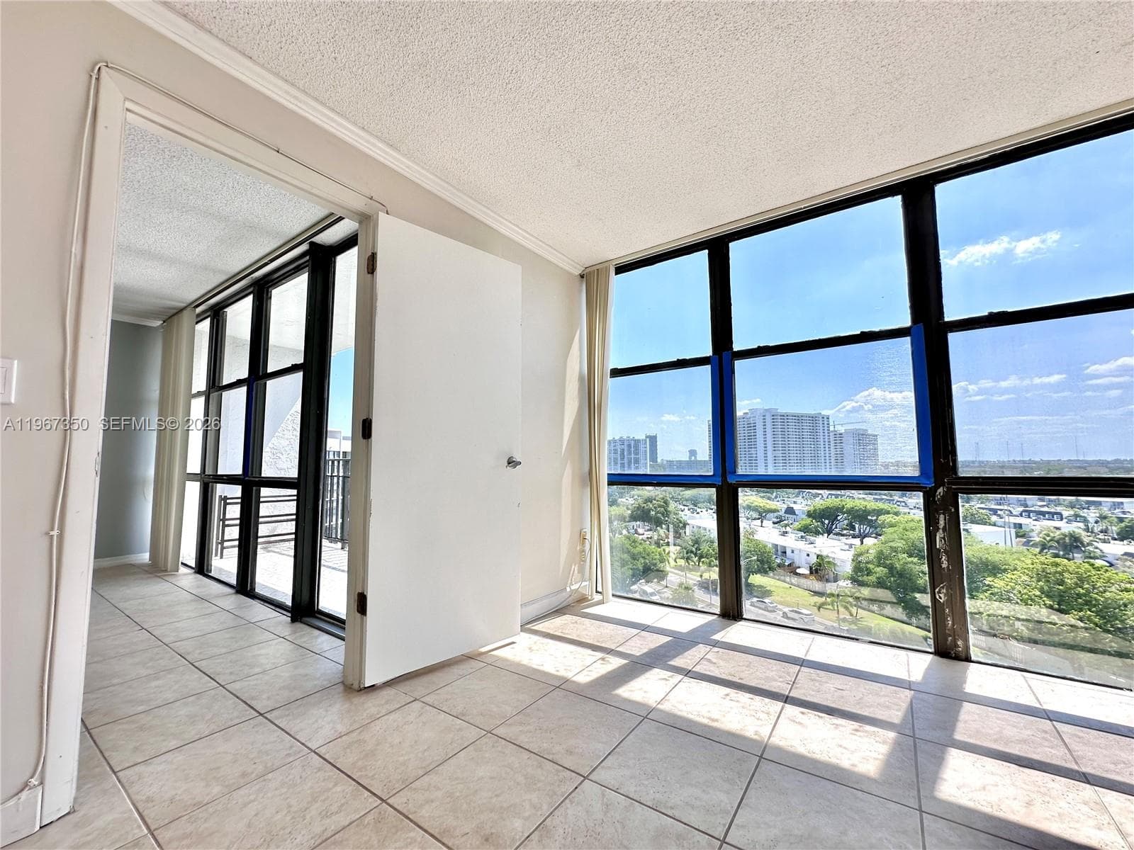 800 Parkview Dr 1007 photo 6