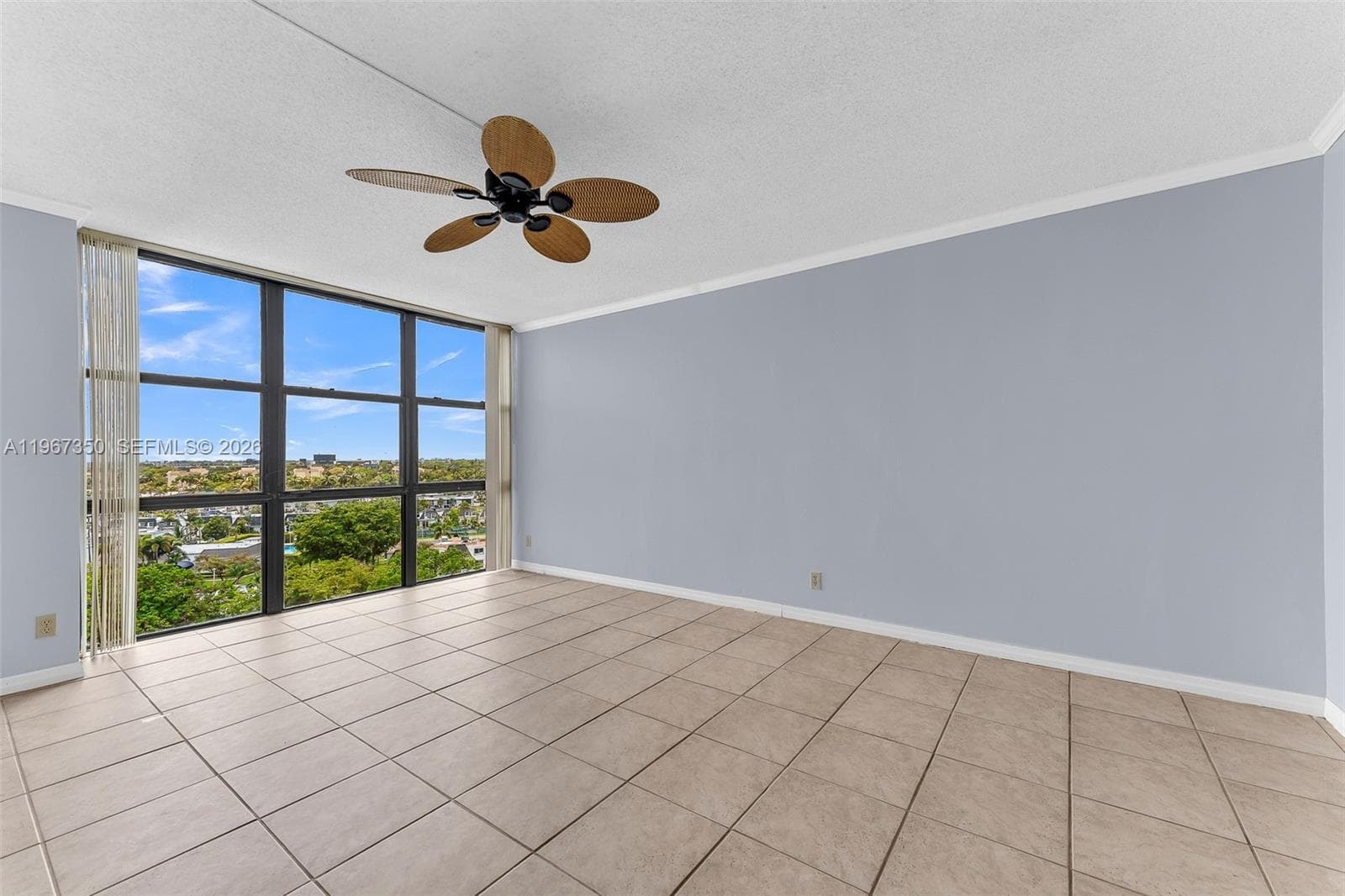 800 Parkview Dr 1007 photo 7