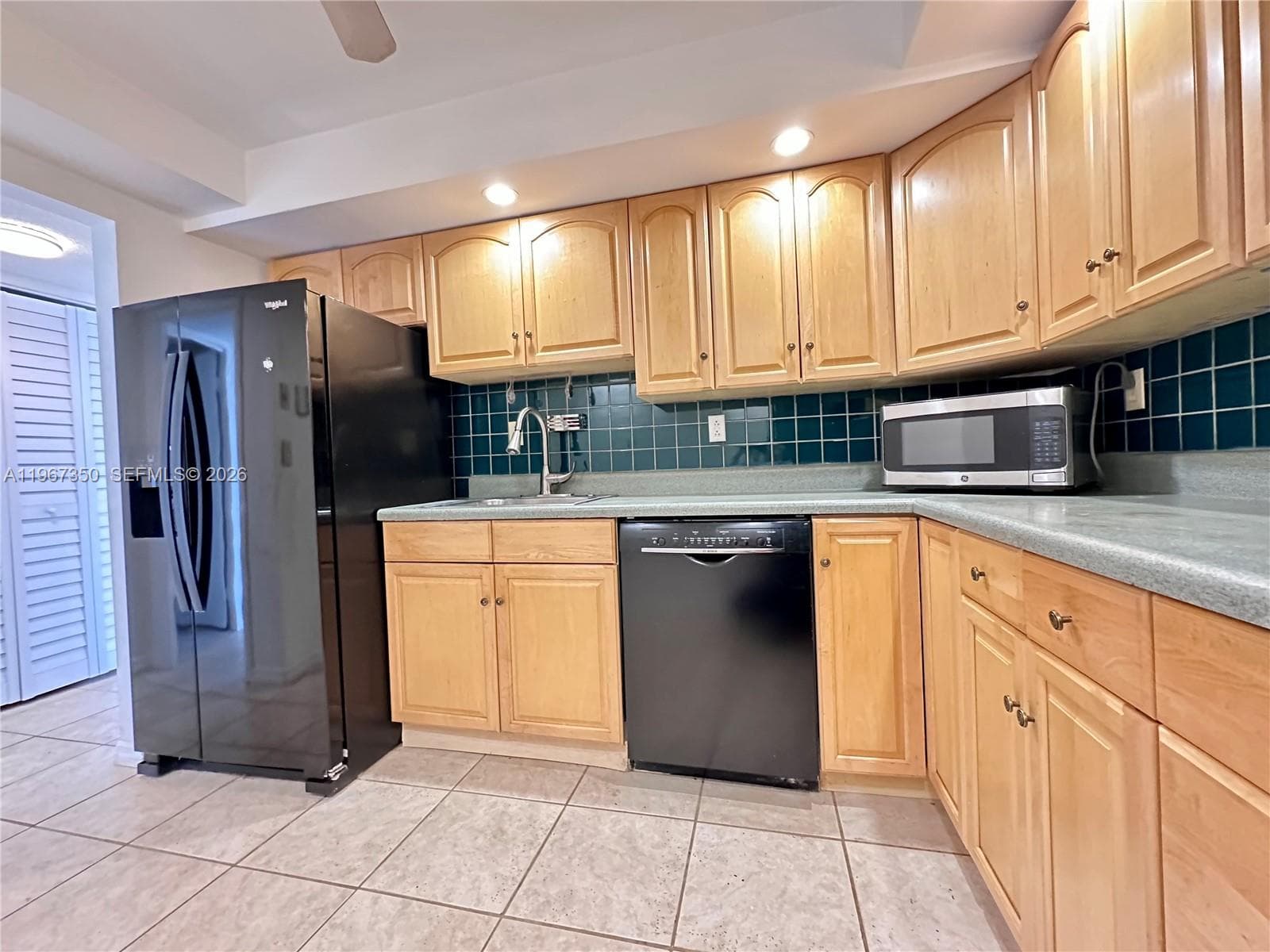 800 Parkview Dr 1007 photo 5