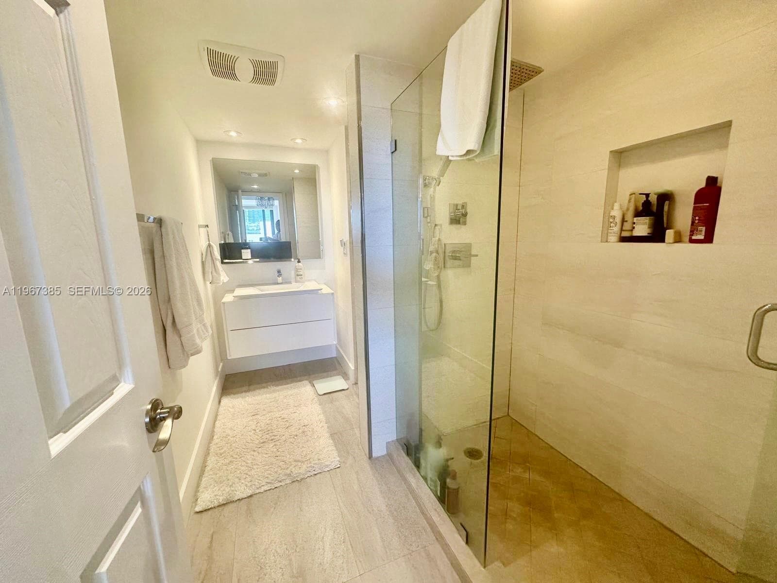 2555 Collins Ave 1914 photo 9