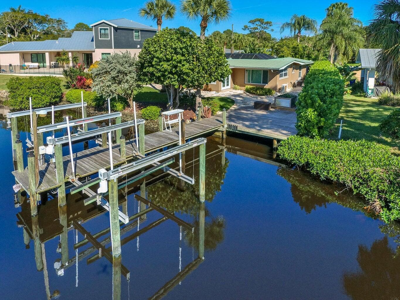 1282 SW Pelican Crescent photo 1