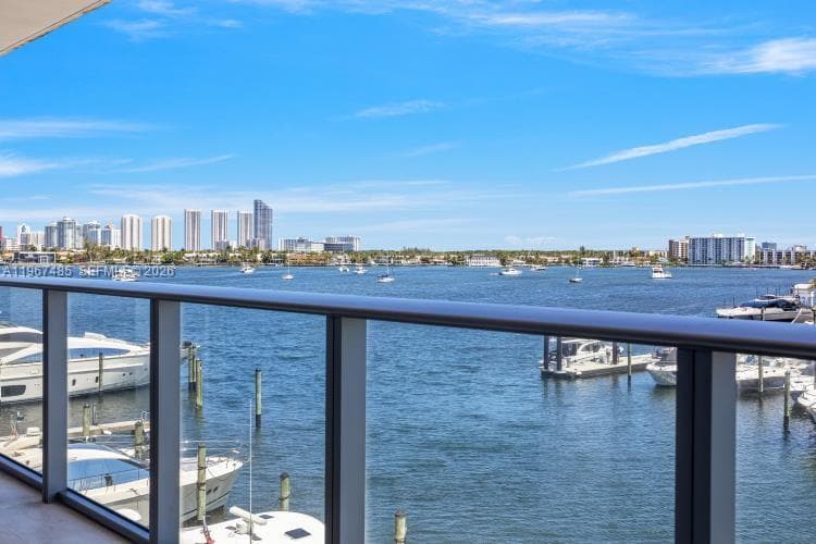 17301 Biscayne Blvd 305 photo 3