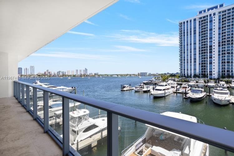17301 Biscayne Blvd 305 photo 4