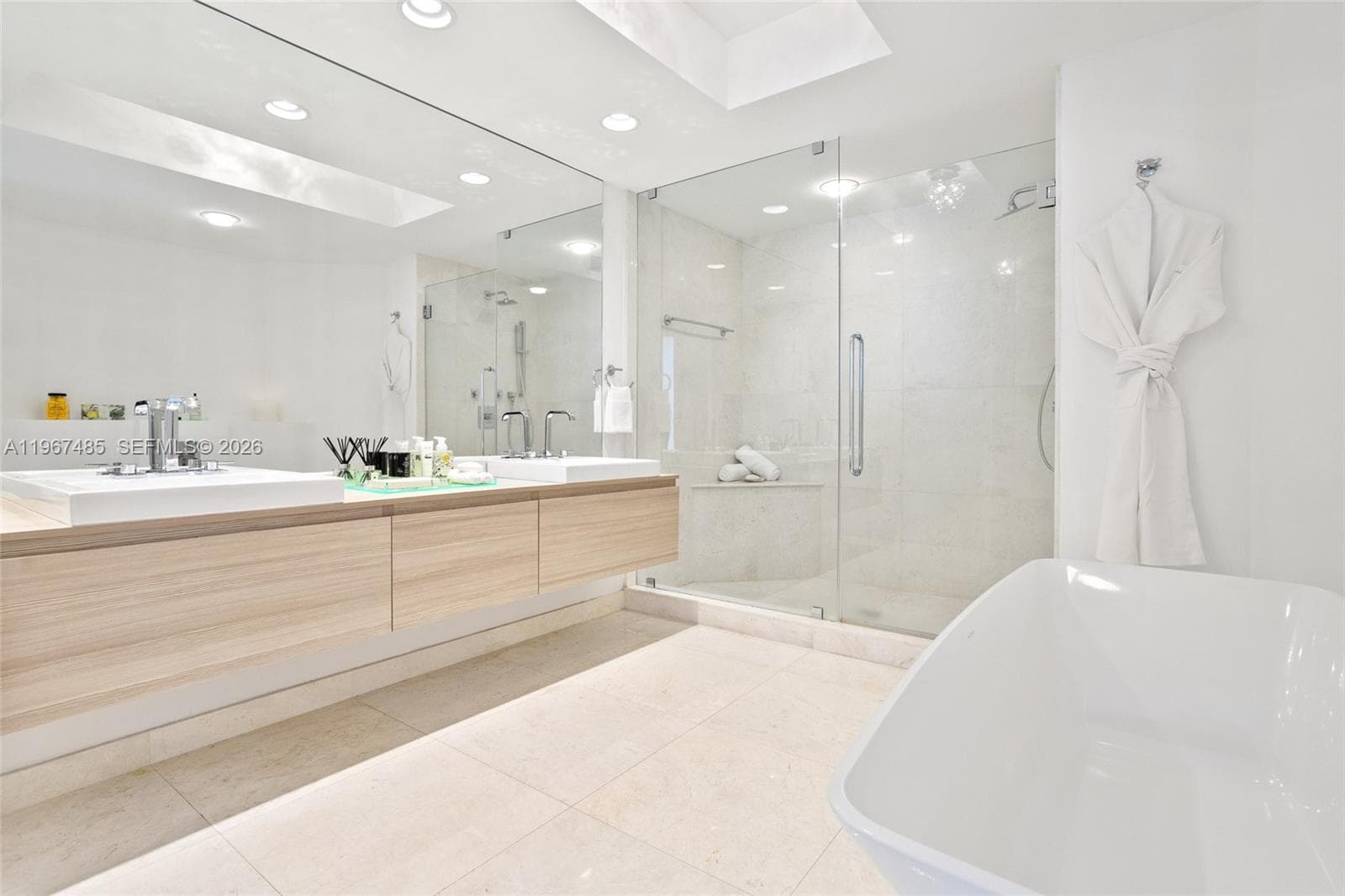 17301 Biscayne Blvd 305 photo 25