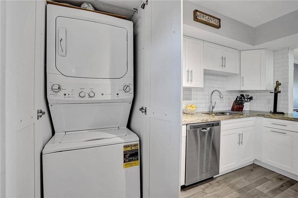 3111 NE 51st Street 305 photo 22