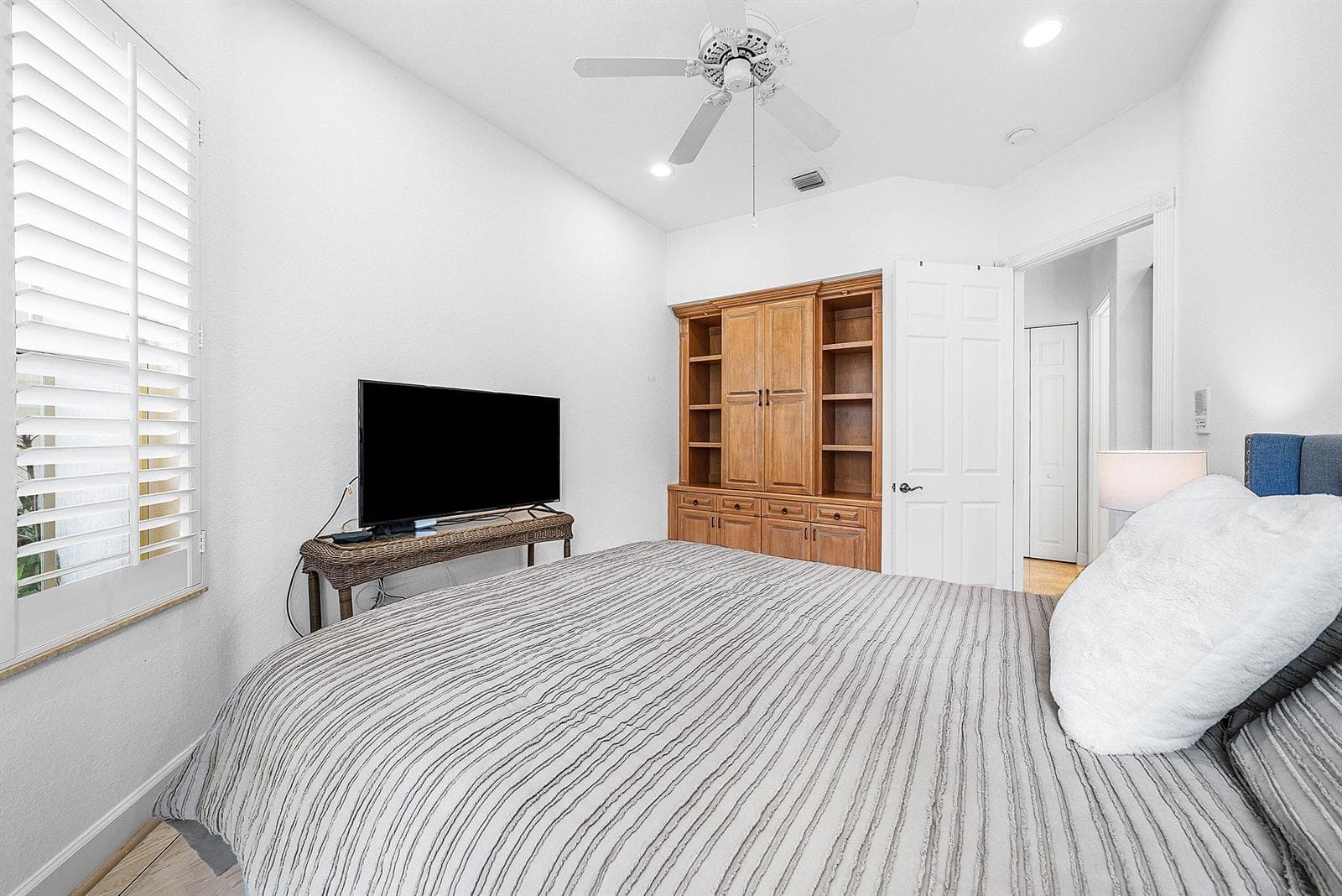 6412 San Michel Way photo 23