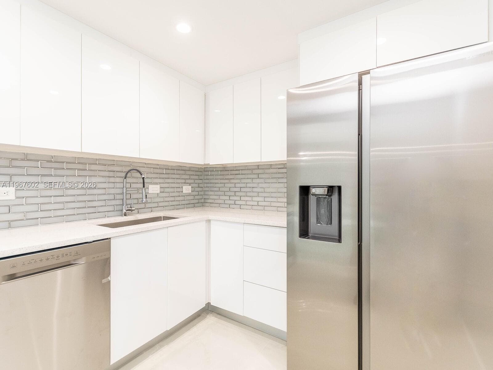 20505 Country Club Dr 634 photo 17