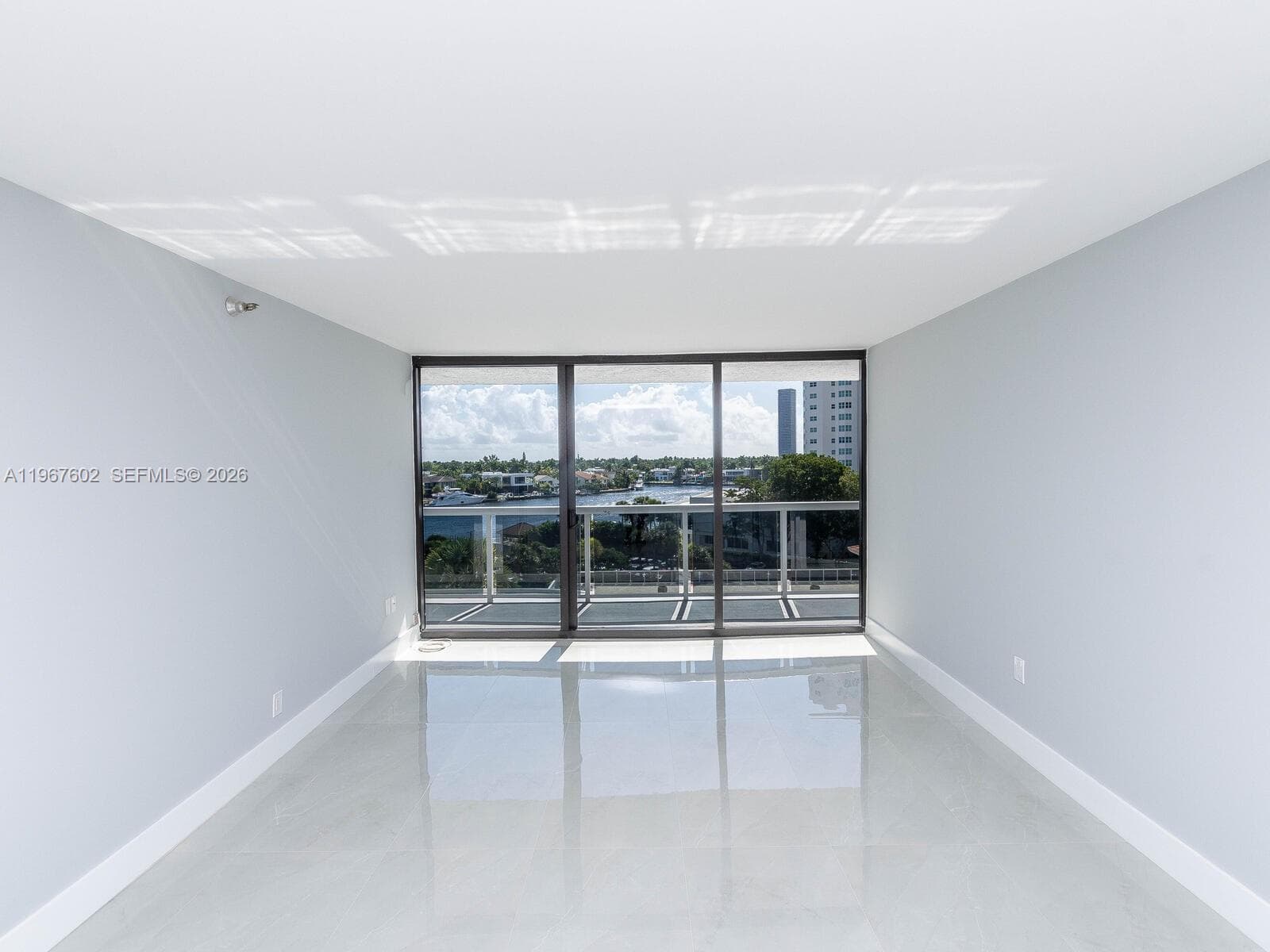 20505 Country Club Dr 634 photo 12