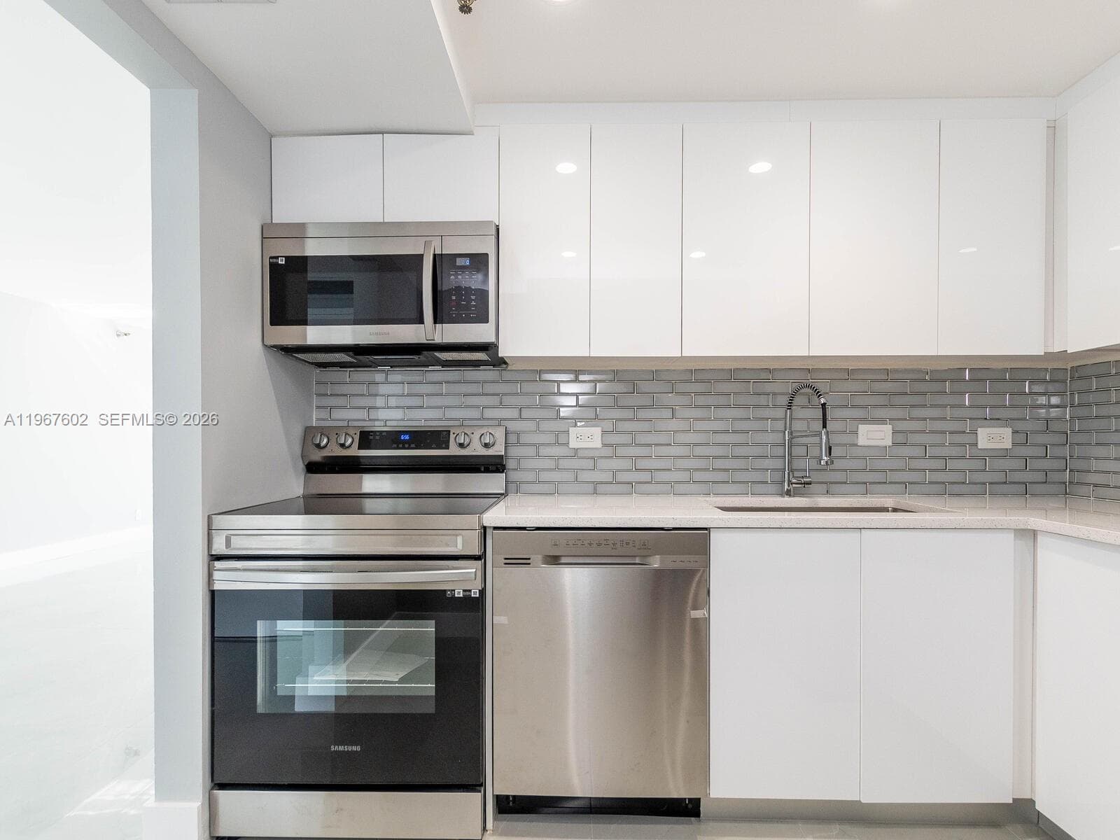 20505 Country Club Dr 634 photo 18
