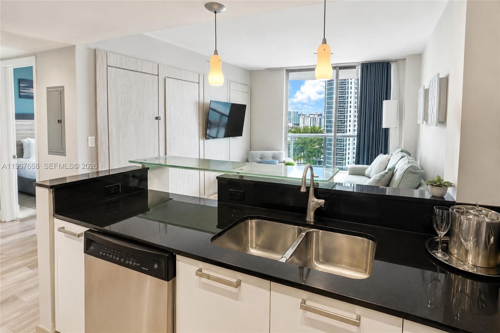 18683 Collins Ave 1404 photo 7