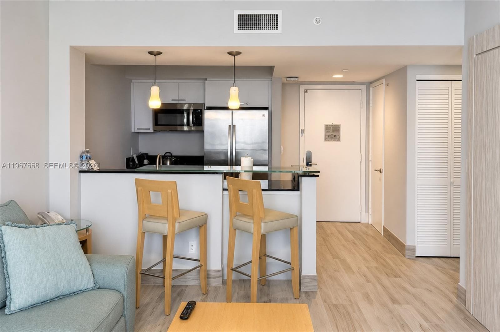 18683 Collins Ave 1404 photo 4